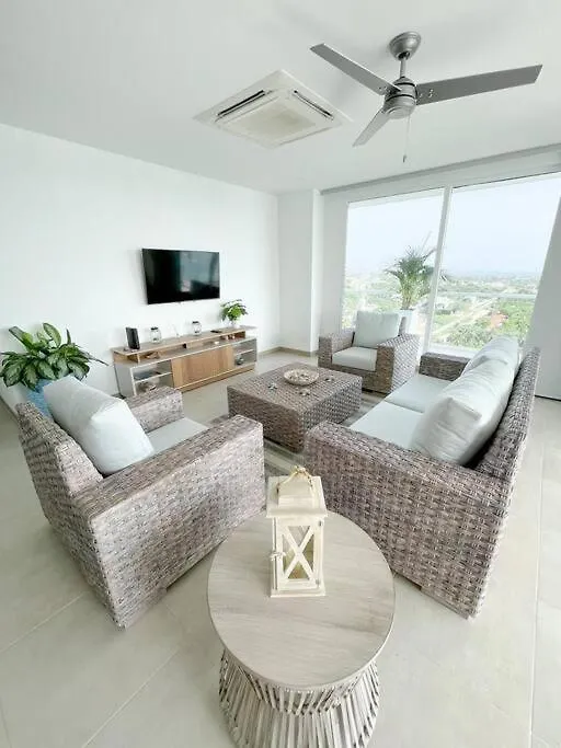 Espectacular Apartamento 211 M2, Playa Dormida Dos